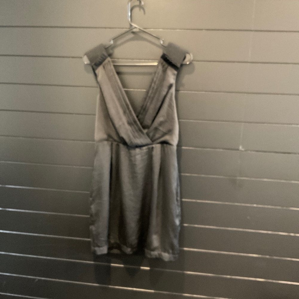 BLACK BCBG DRESS SIZE 6 NEW WITH TAGS SUPER CUTE.
